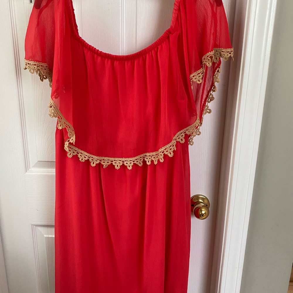 Off the shoulder ruffle summer dress.